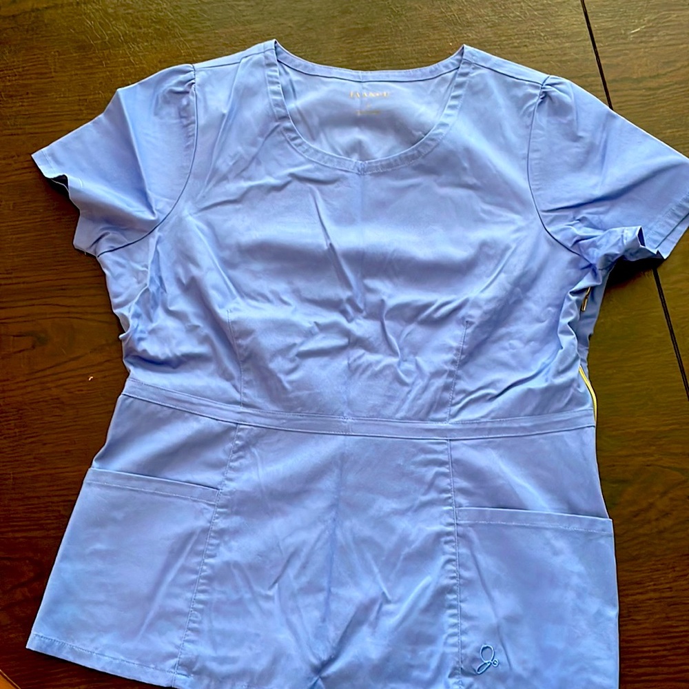 Women’s Jaanuu Scrub Set in Ceil Blue